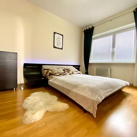 Apartmán Moderny S Krbom *